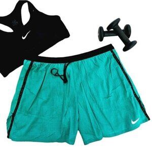 Nike Running Division Women's Shorts Size XL Green Built-In Shorts Packable Walk